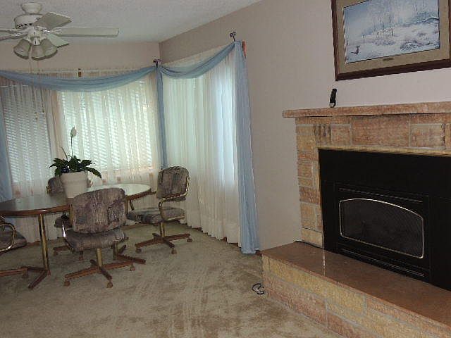 2nd image of 833 Ring St