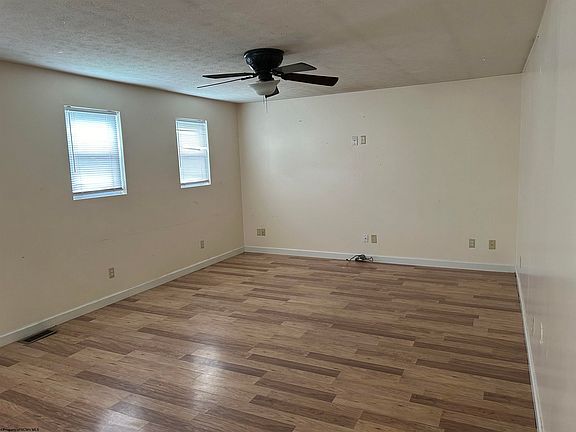 5th image of 325 E Brockway Ave