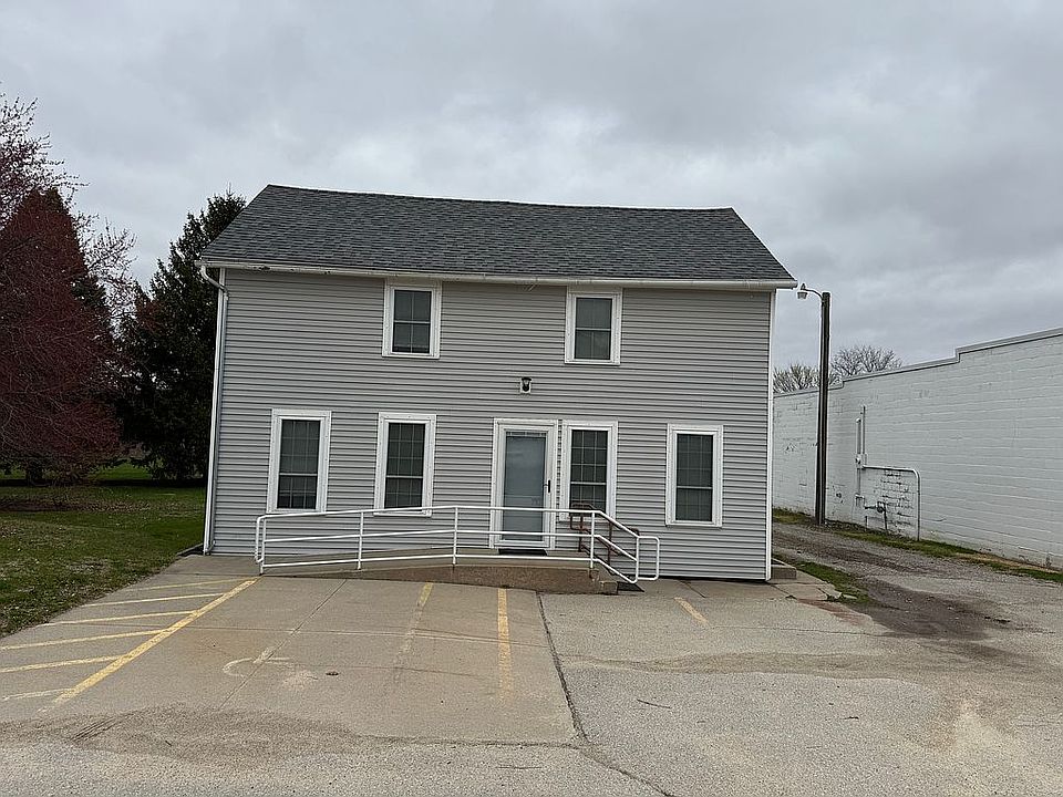 1st image of 4427 V St