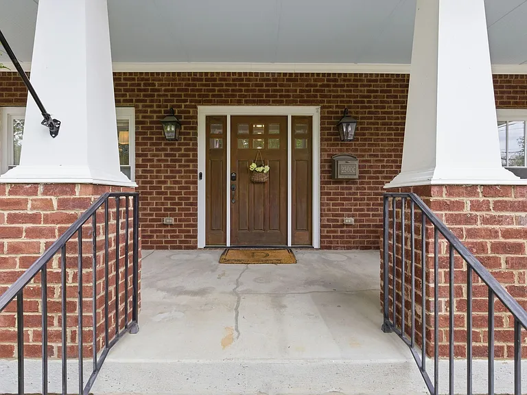 2500C W Linden Ave — Photo 4