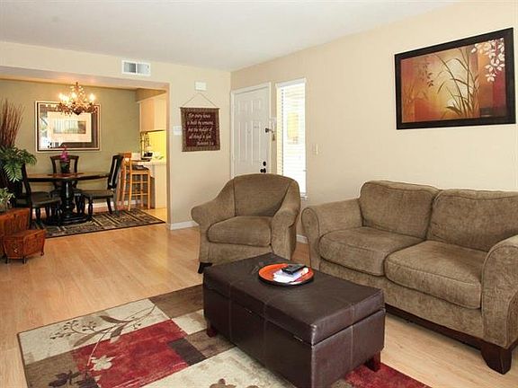 3rd image of 982 Summerplace Dr