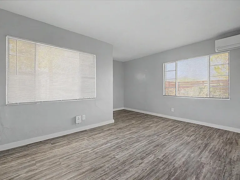 2122 N Forgeus Ave #C — Photo 5