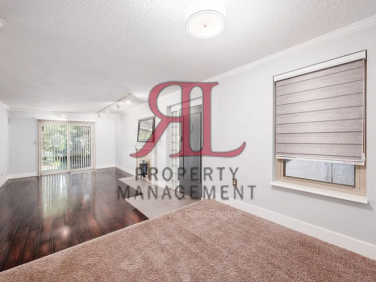 1212 Lake Shore Dr — Photo 1