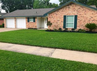 1905 Lazy Creek Ln, Pearland, TX 77581