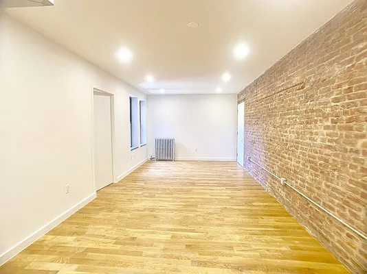 Rented by Bohemia Realty Group | media 12