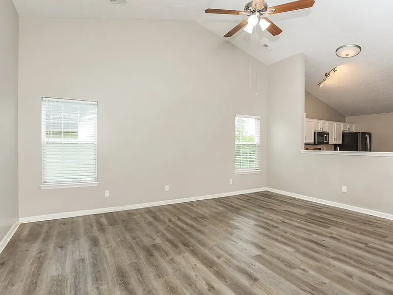 5765 Arlington Dr — Photo 4