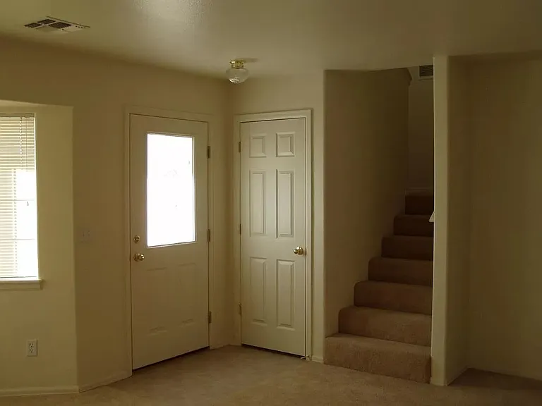 800 Cow Bell Ct — Photo 3