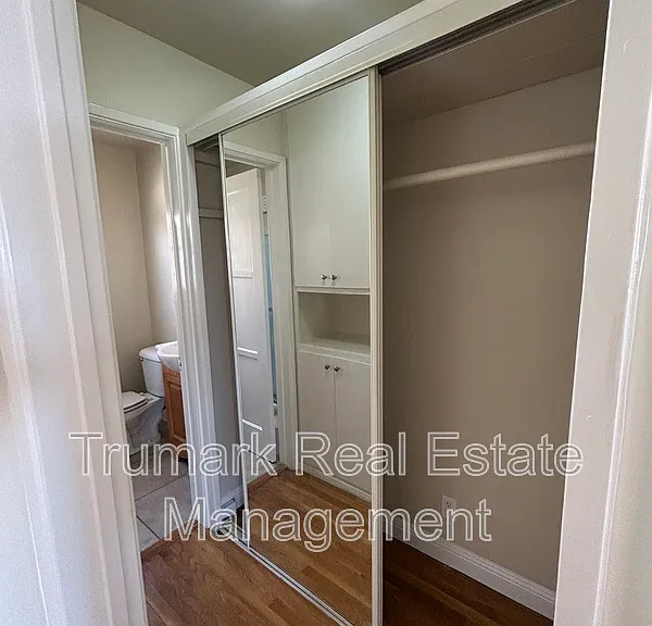1253 S Glendale Ave #H — Photo 5