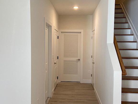 2nd image of 683 Bergen St Unit 1D