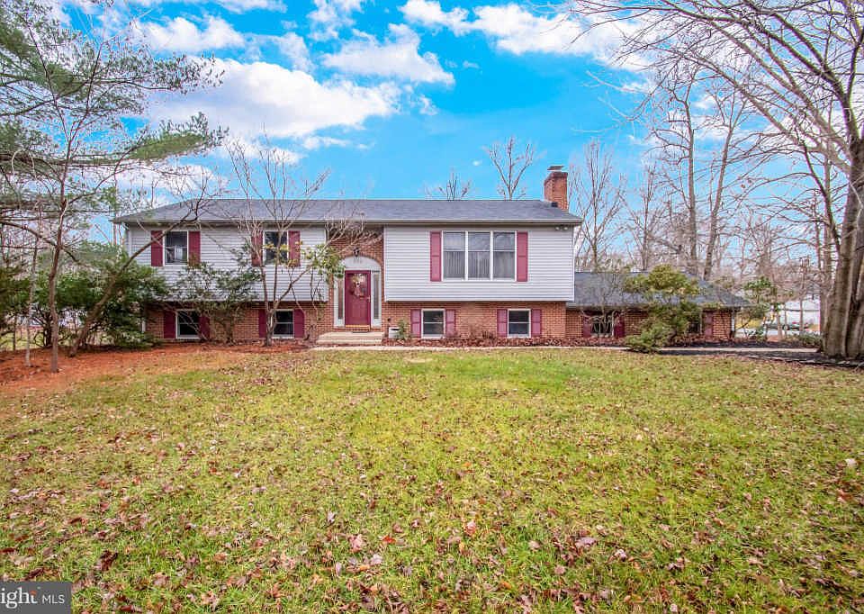 1st image of 700 Clifton Dr