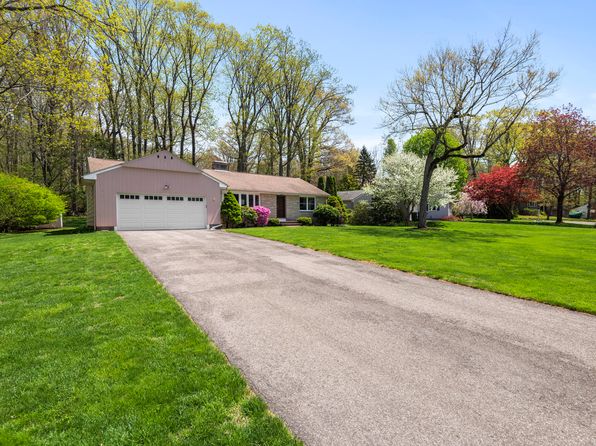 19 Alexander Dr, Meriden, CT 06450
