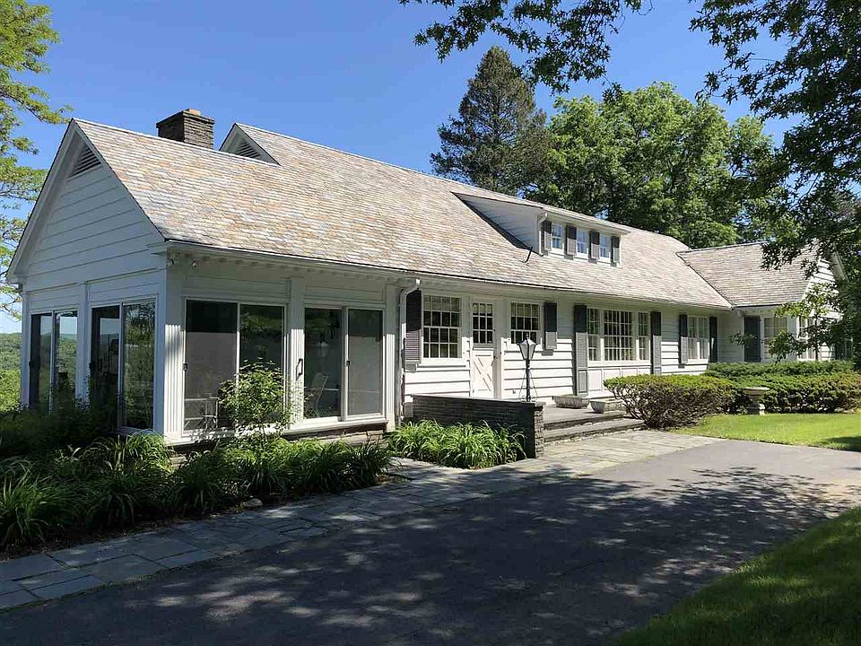 2nd image of 23 Langstaff Ln