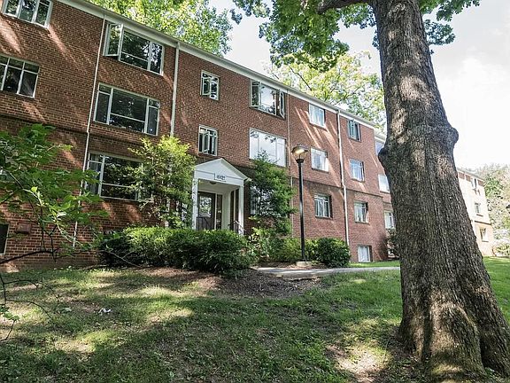 2nd image of 10421 Montrose Ave APT 202