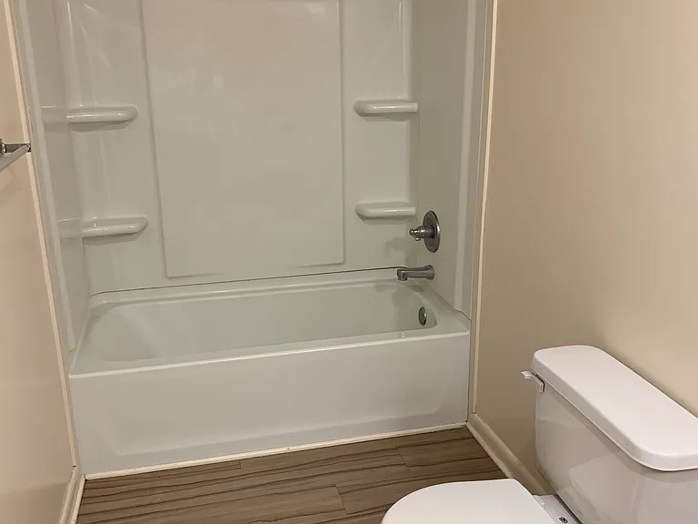 1029 Lawhorne Dr — Photo 12