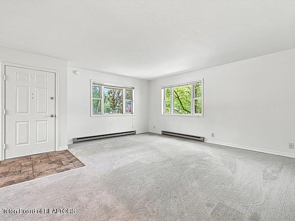 4th image of 1065 W Brahma Dr