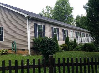 83 Woodpecker Ln, Natural Bridge, VA 24578