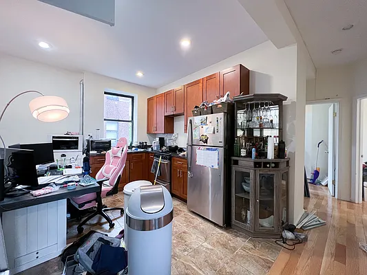 Rented by Compass | media 32