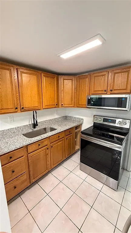 2 bed, 1.0 bath, 1248 sqft, $1,650 — Photo 3