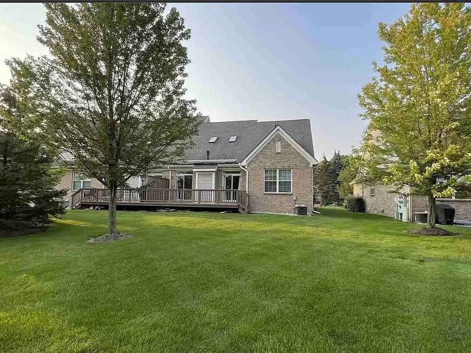 2nd image of 32579 Brookside Cir #6-24