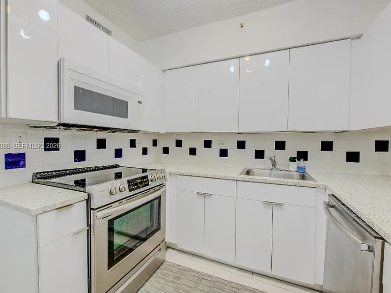 1500 Bay Rd #528S — Photo 8