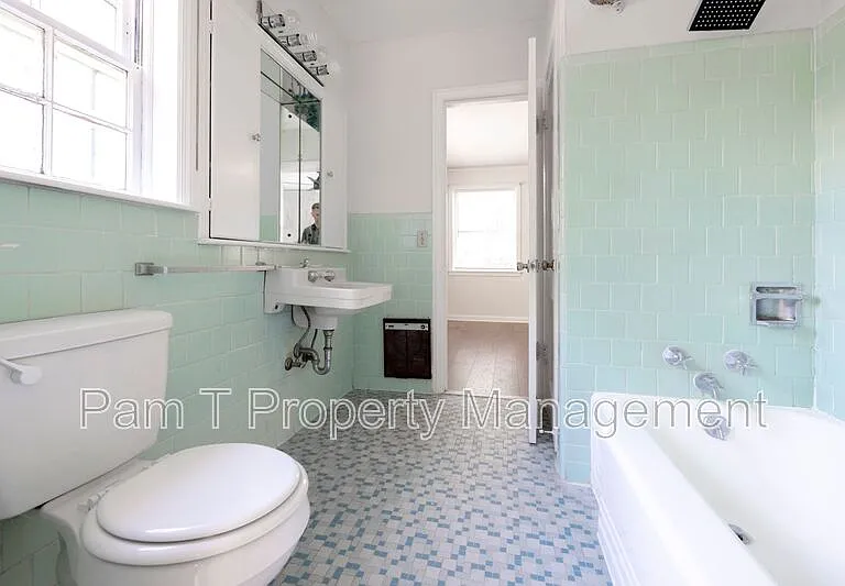 3411 Bull St #1 — Photo 13