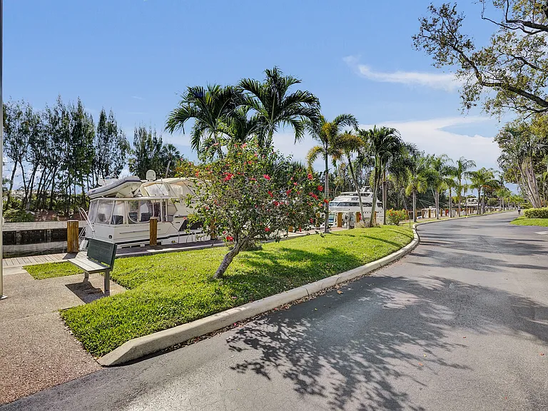6289 Bay Club Dr #3 — Photo 35