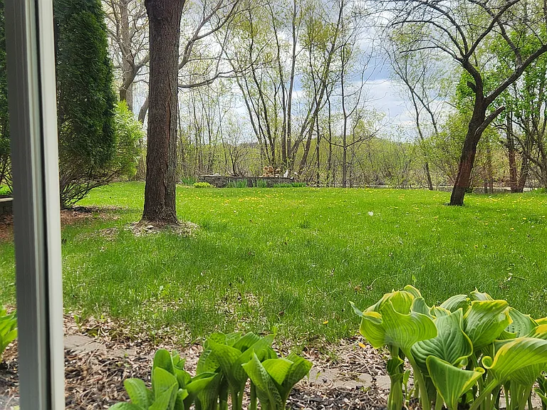 1882 Clover Meadow Dr — Photo 2