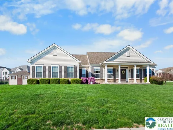 1605 Dartmoor Dr, Easton, PA 18040