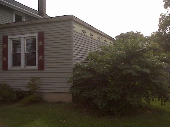 2nd image of 448 Wall St