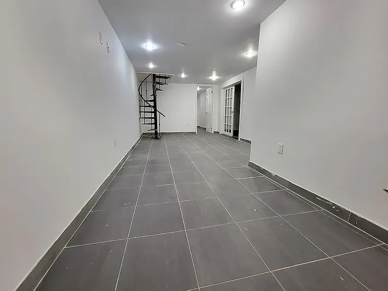 200 Stockholm St #1L — Photo 10
