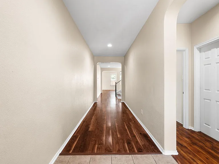 1244 Yellow Iris Rd — Photo 3