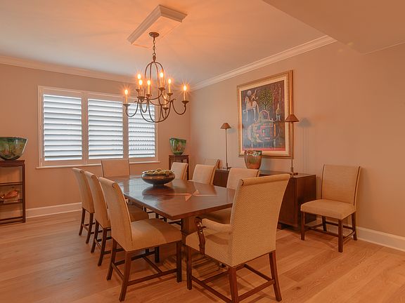 5th image of 300 Beach Dr NE APT 403