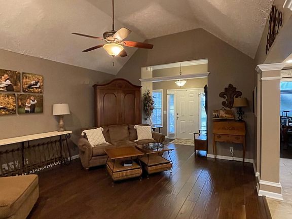 5th image of 716 W Accipiter Cir