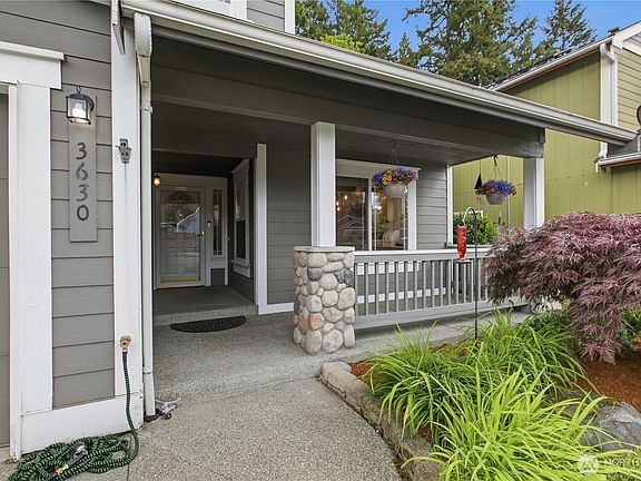 4th image of 3630 Silver Maple Court SE