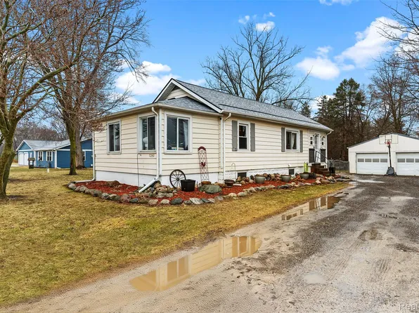 7250 Frances Rd, Flushing, MI 48433