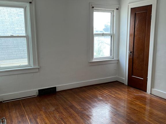 5th image of 161 Whitehall Ave Floor 2