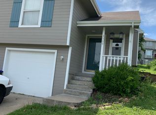 3505 SW Eveningside Dr, Topeka, KS 66614