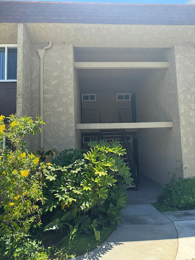 Building Photo - 11170 Poplar St