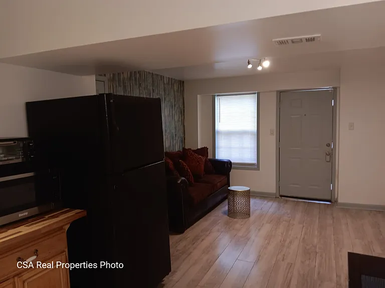 1606 Bussell Pl #B — Photo 2