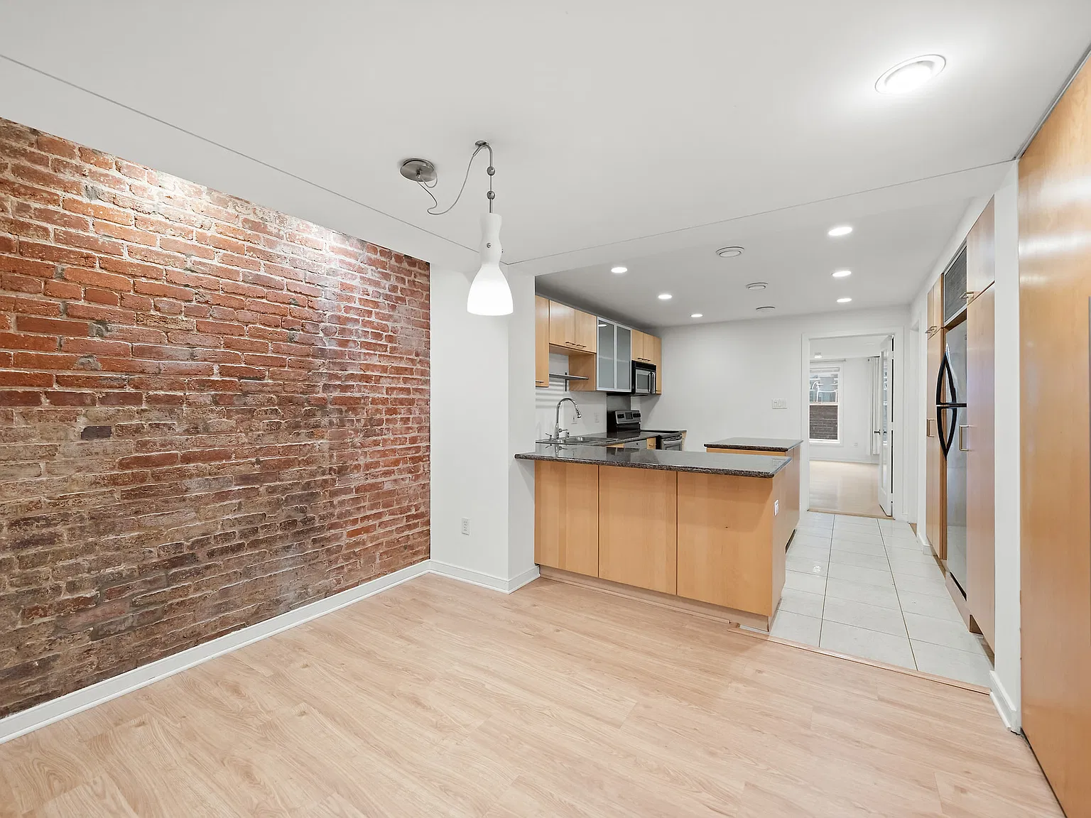 1 bed, 1.5 bath, 1000 sqft, $2,950 — Photo 2