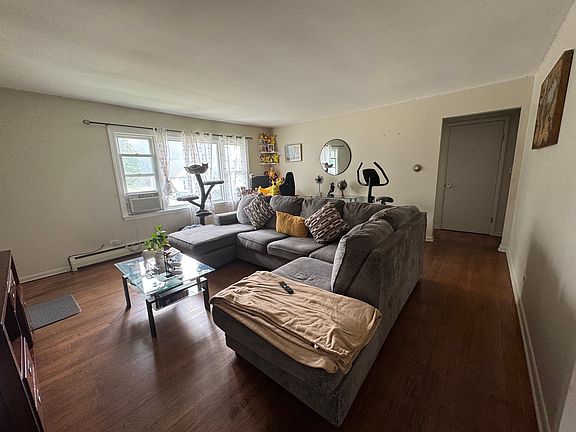 4th image of 140 Newberry Ave APT B