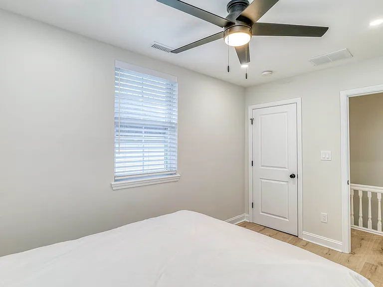 129 N New Haven Ave #2 — Photo 17