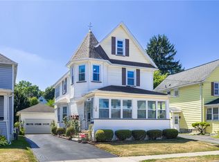 128 W Spruce St, East Rochester, NY 14445