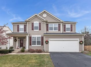 61 Leadville Ln, Gilberts, IL 60136