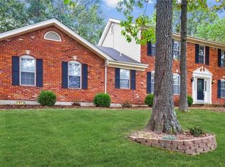 1914 Wolfcreek Pass Ct, Ballwin, MO 63011