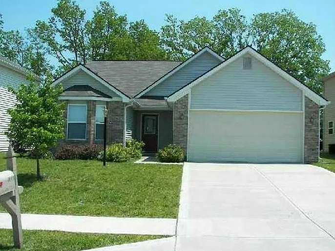 3 bed, 2.0 bath, 1440 sqft, $1,645 — Photo 1