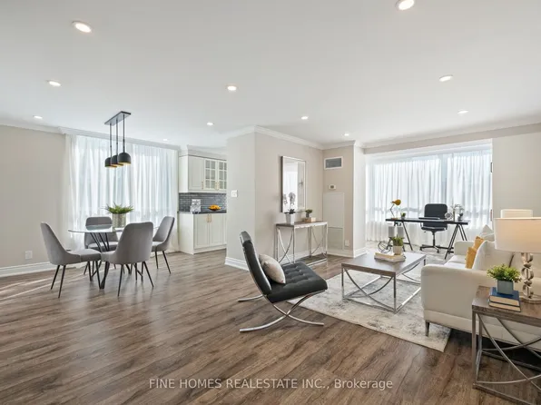 120 Promenade Cir #307, Vaughan, ON L4J 7W9