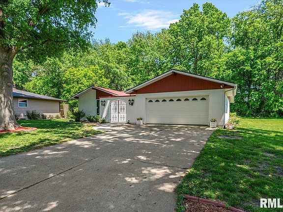 3rd image of 61 Sarah Ave