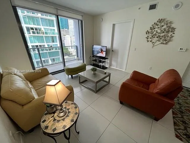 31 SE 6th St #1606 — Photo 7