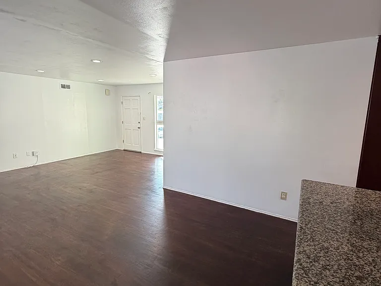 5935 Lake Murray Blvd — Photo 4